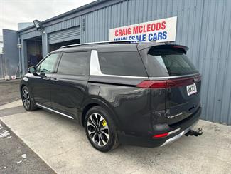 2021 Kia Carnival - Thumbnail
