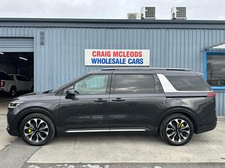 2021 Kia Carnival - Thumbnail