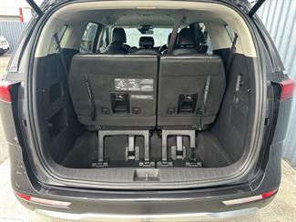2021 Kia Carnival - Thumbnail