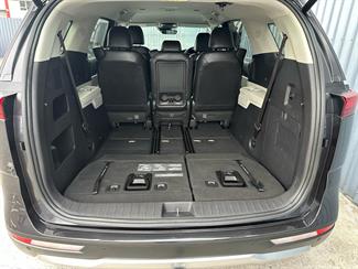 2021 Kia Carnival - Thumbnail