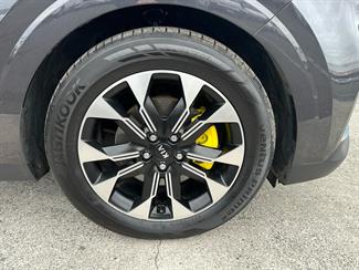 2021 Kia Carnival - Thumbnail