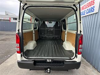 2019 Toyota HIACE - Thumbnail