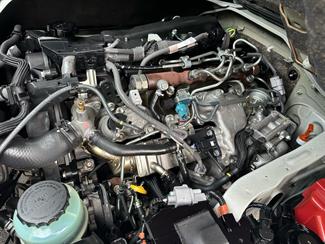 2019 Toyota HIACE - Thumbnail