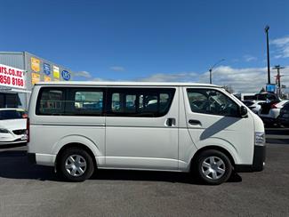 2019 Toyota HIACE - Thumbnail