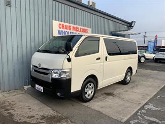 2018 Toyota HIACE - Thumbnail