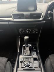 2017 Mazda Mazda3 - Thumbnail