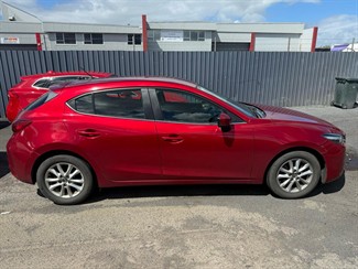 2017 Mazda Mazda3 - Thumbnail