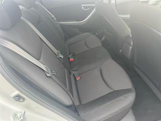 2014 HYUNDAI Elantra - Thumbnail