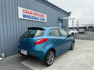 2013 Mazda Mazda2 - Thumbnail