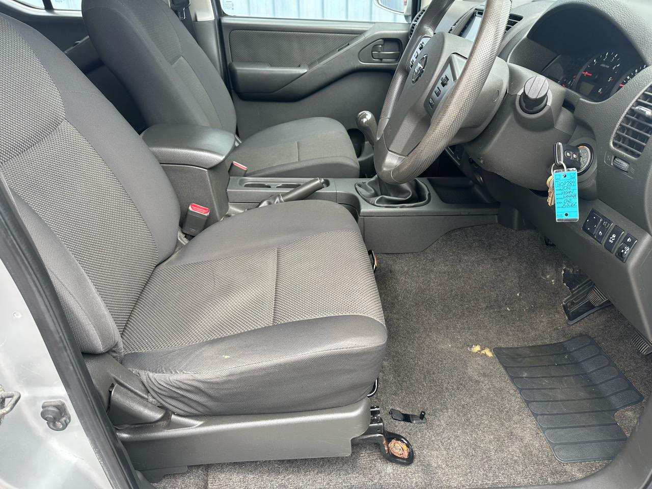 2014 Nissan NAVARA