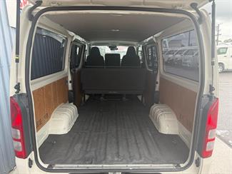 2018 Toyota HIACE - Thumbnail