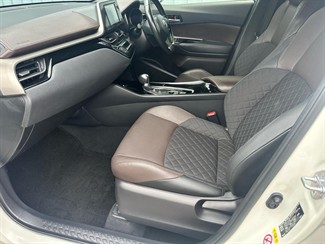 2017 Toyota C-HR - Thumbnail