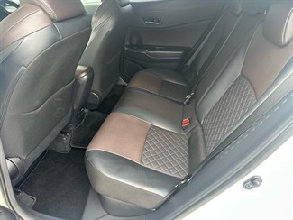 2017 Toyota C-HR - Thumbnail