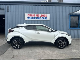 2017 Toyota C-HR - Thumbnail