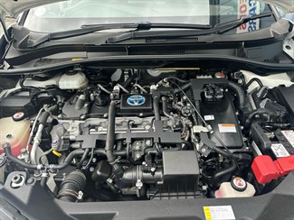 2017 Toyota C-HR - Thumbnail