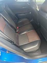 2017 Toyota C-HR - Thumbnail