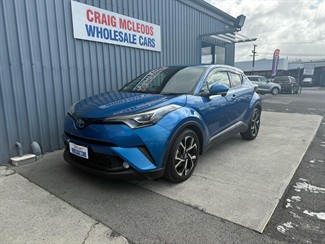 2017 Toyota C-HR - Thumbnail