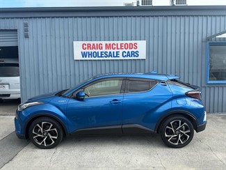2017 Toyota C-HR - Thumbnail