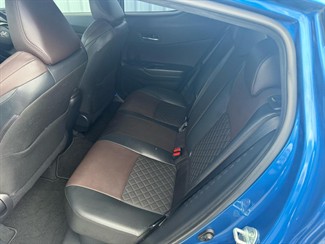 2017 Toyota C-HR - Thumbnail