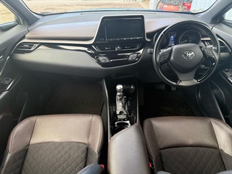 2017 Toyota C-HR - Thumbnail