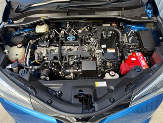 2017 Toyota C-HR - Thumbnail