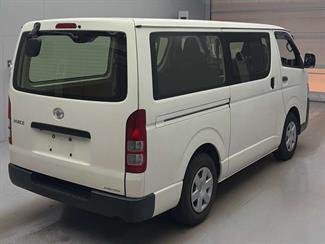 2018 Toyota HIACE - Thumbnail