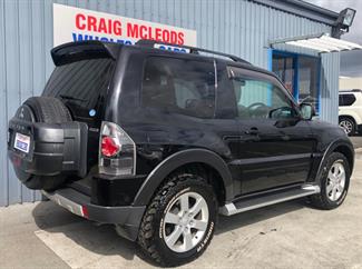 2006 Mitsubishi PAJERO - Thumbnail