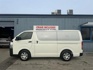 2022 Toyota HIACE - Thumbnail