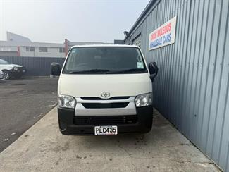 2022 Toyota HIACE - Thumbnail