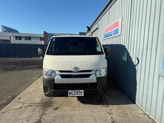 2022 Toyota HIACE - Thumbnail