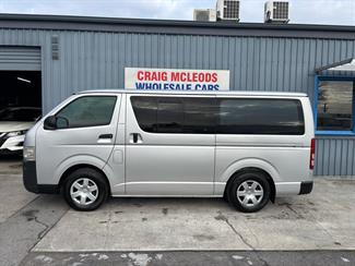 2010 Toyota HIACE - Thumbnail