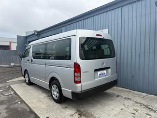 2020 Toyota HIACE - Thumbnail