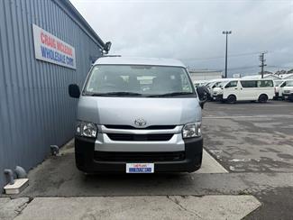 2020 Toyota HIACE - Thumbnail
