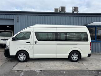 2020 Toyota HIACE - Thumbnail