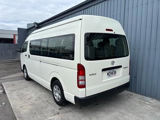 2020 Toyota HIACE - Thumbnail