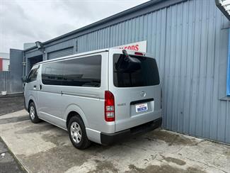 2020 Toyota HIACE - Thumbnail