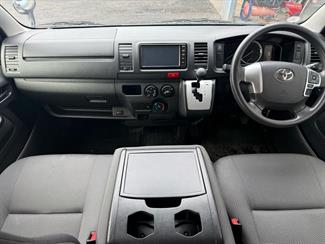 2020 Toyota HIACE - Thumbnail