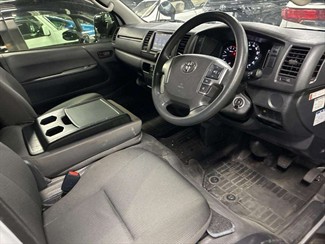 2020 Toyota HIACE - Thumbnail