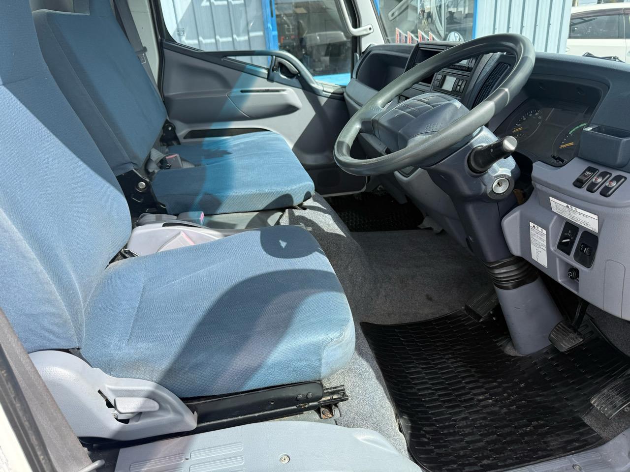 2014 Mitsubishi Canter