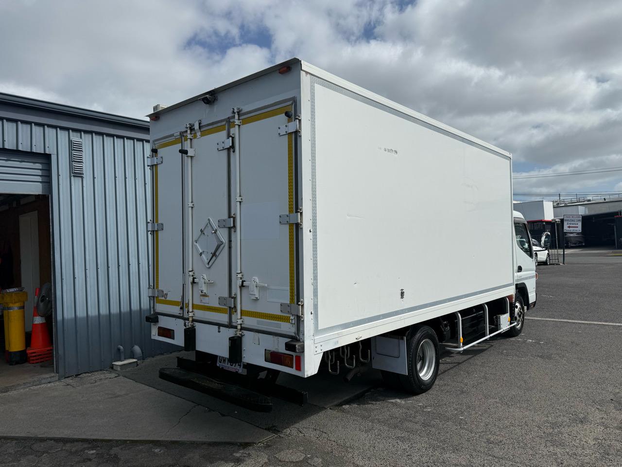 2014 Mitsubishi Canter