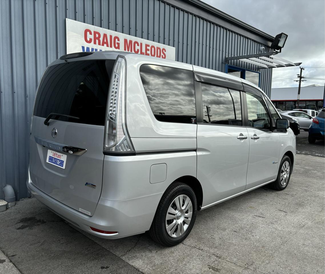 2013 Nissan SERENA