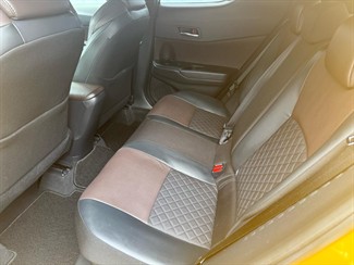 2017 Toyota C-HR - Thumbnail