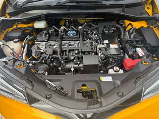 2017 Toyota C-HR - Thumbnail