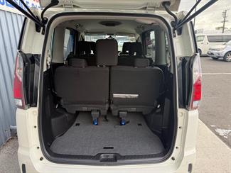 2018 Nissan SERENA - Thumbnail