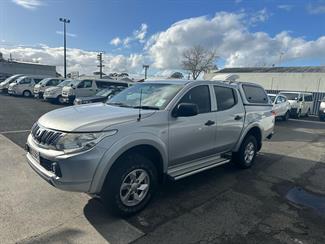 2016 Mitsubishi Triton - Thumbnail
