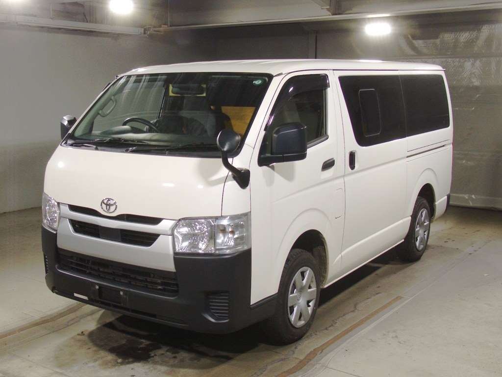 2022 Toyota HIACE