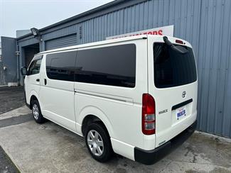 2022 Toyota HIACE - Thumbnail