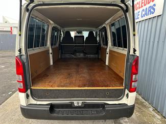 2022 Toyota HIACE - Thumbnail