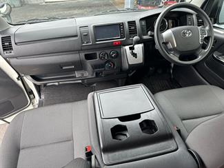 2022 Toyota HIACE - Thumbnail