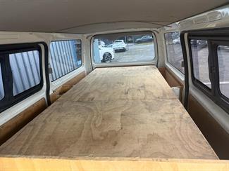 2018 Toyota HIACE - Thumbnail